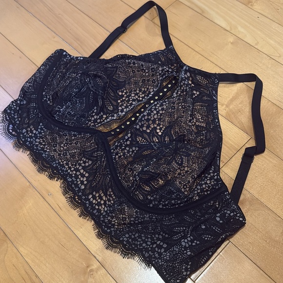 Victoria’s Secret Black Lace Bralette - Picture 2 of 6